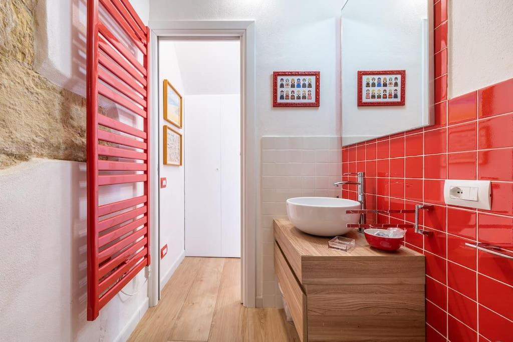 דירות קליארי Charming House Con Doccia Sensoriale E Cortile Interno - Centro Storico מראה חיצוני תמונה