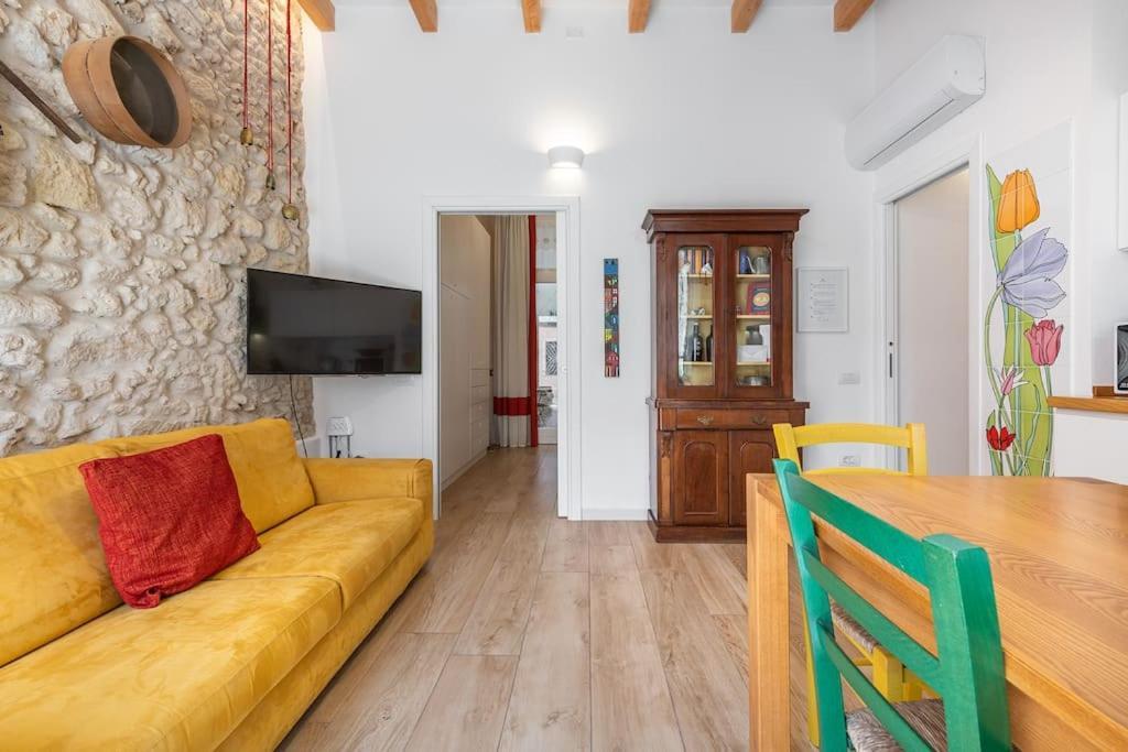 דירות קליארי Charming House Con Doccia Sensoriale E Cortile Interno - Centro Storico מראה חיצוני תמונה
