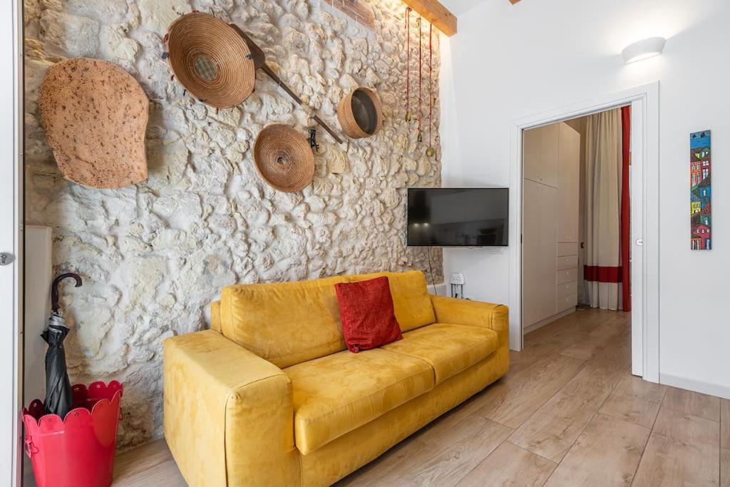 דירות קליארי Charming House Con Doccia Sensoriale E Cortile Interno - Centro Storico מראה חיצוני תמונה