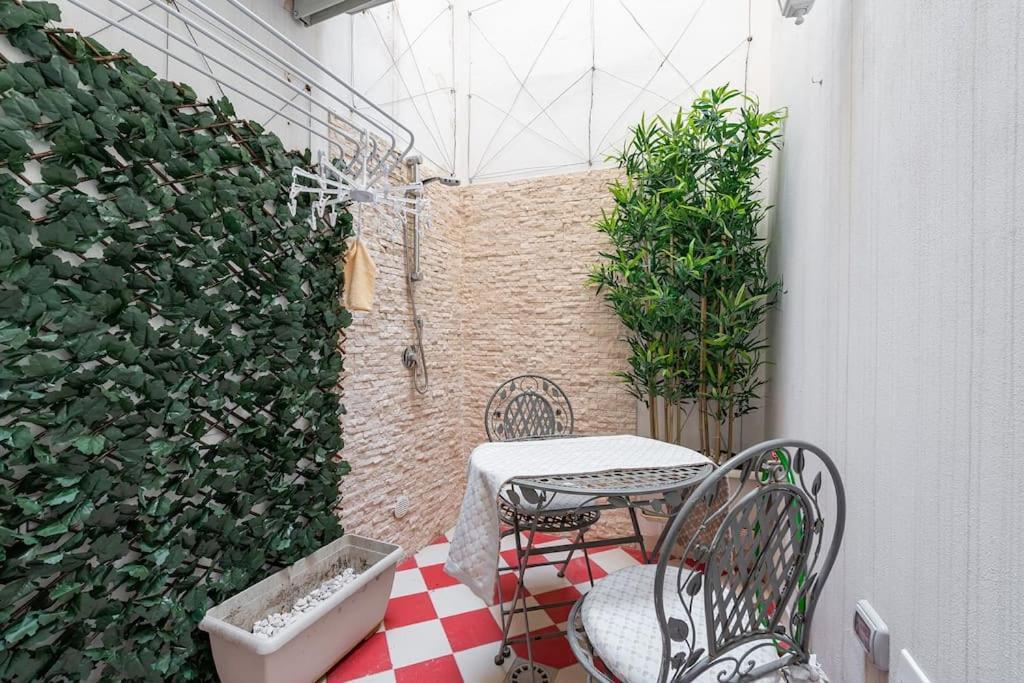 דירות קליארי Charming House Con Doccia Sensoriale E Cortile Interno - Centro Storico מראה חיצוני תמונה