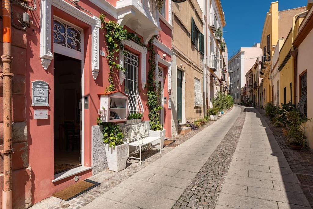 דירות קליארי Charming House Con Doccia Sensoriale E Cortile Interno - Centro Storico מראה חיצוני תמונה